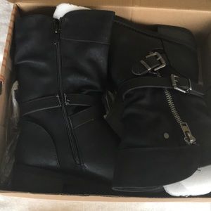 All black leather boots the name is Globalwin